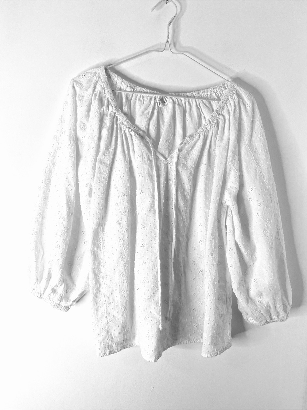 Joie White Cotton Eyelet Embroidered Peasant Blouse Tie Neck Boho Top